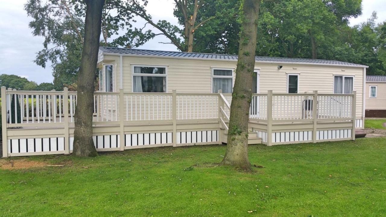 White Rose Caravan At Goosewood Holiday Park York Sutton on the Forest Exterior photo