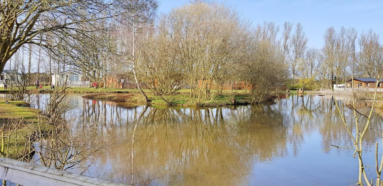 White Rose Caravan At Goosewood Holiday Park York Sutton on the Forest Exterior photo